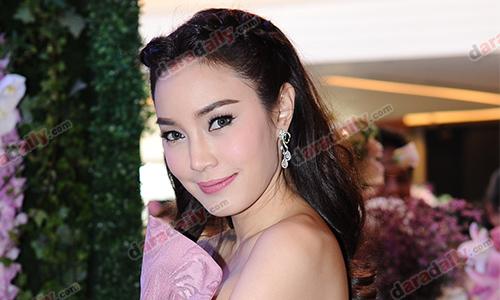 “เมย์” เอาใจ “เจ” ลดงานเซ็กซี่ โต้หึงฝ่ายชายไลค์สาวใส่ชุดว่ายน้ำ            