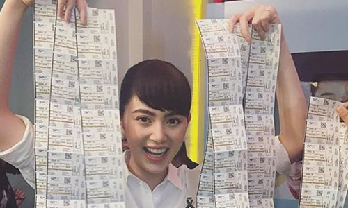 แฟนคลับชาวจีนทุ่มสุดตัวเหมา 4 โรง  ดูหนังเรื่องล่าสุดของ “ใหม่ ดาวิกา”