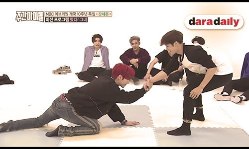 Mark โชว์กางเกงในสีแดงระหว่างเล่นมวยปล้ำกับ Jackson (มีคลิป)