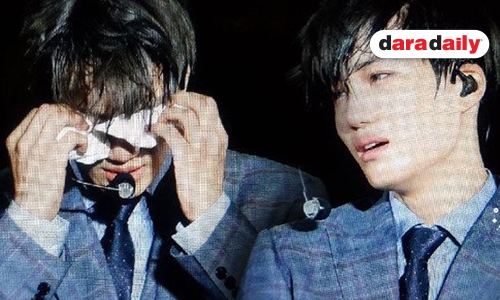Kai ปล่อยโฮกลางเวทีคอนเสิร์ต “Exo Planet 4 – The EℓyXiOn”