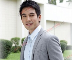 ย่องขึ้นคอนโดฯ "โป๊ป" ควงสาวอึ๋ม