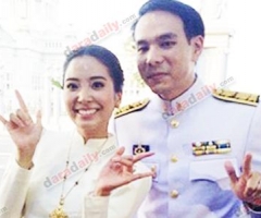 "โบว์" ควง "เกรท" เข้าพิธีพระราชทานน้ำสังข์