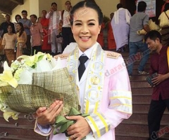 สู้มา 5 ปี! "กบ ปภัสรา" เรียนจบปริญญาพุทธศาสตร์ดุษฎีบัณฑิต 